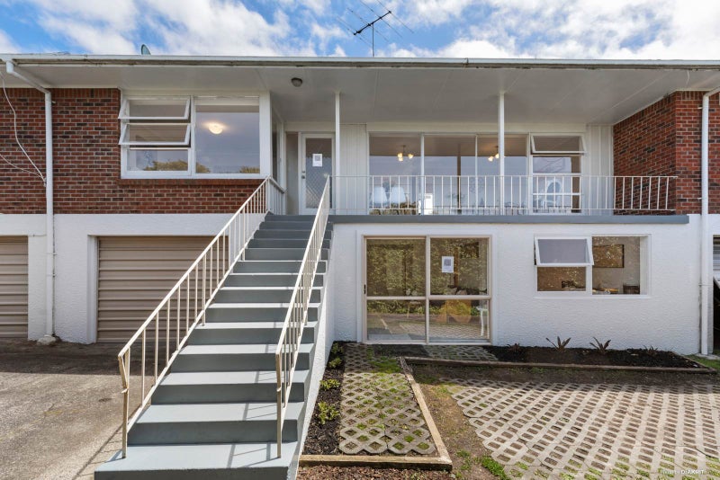 2/81 Raleigh Road, Northcote, Auckland - Carousel 1