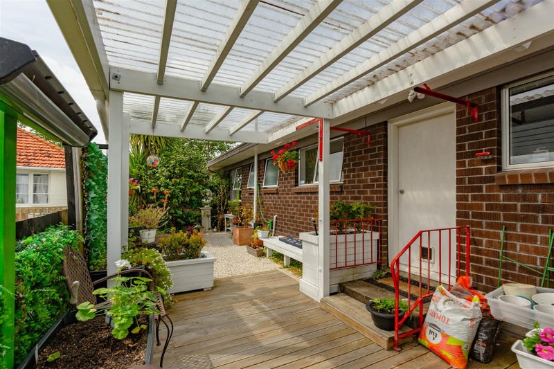 5/13 Seabrook Avenue, New Lynn, Auckland - Carousel 13