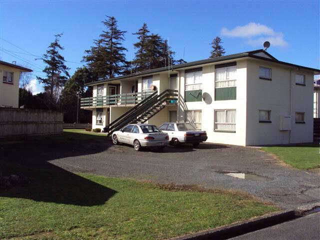 237 Old Farm Road, Hamilton East, Hamilton - Carousel 1