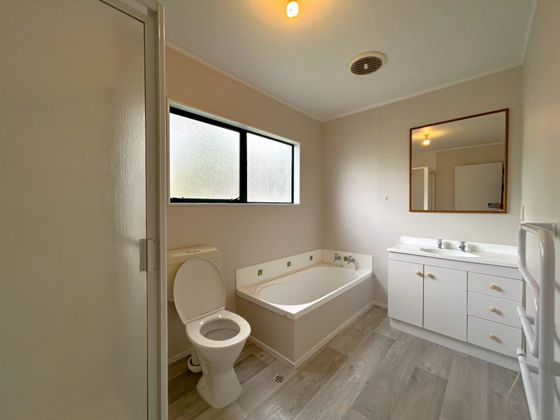 27 Brookvale Park, Stanmore Bay, Whangaparaoa - Carousel 8