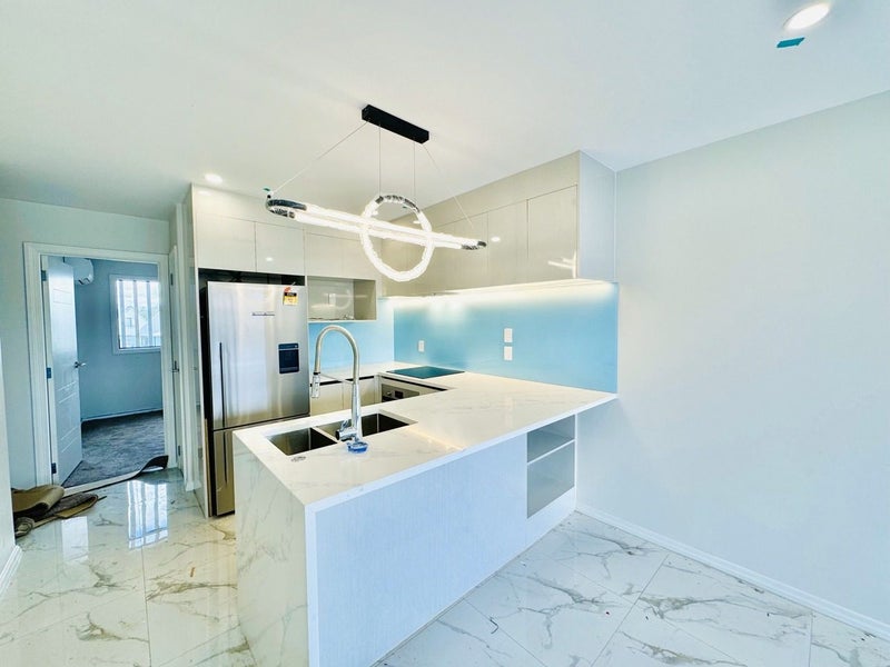 2/14 Tomuri Place, Mount Wellington, Auckland - Carousel 2