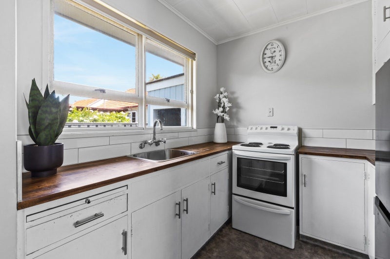 2/6 RUSSELL ROAD, MAREWA, NAPIER - Carousel 2