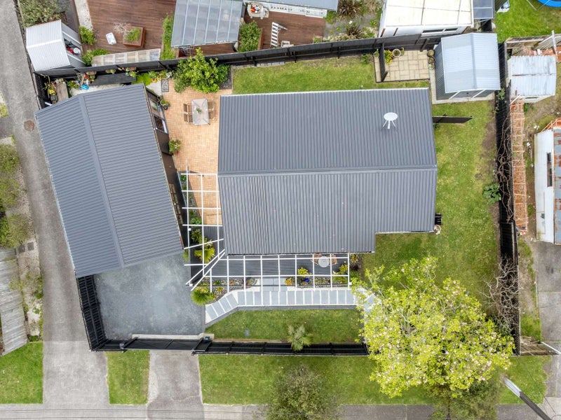 2/1 Woodside Road, Massey, Auckland - Carousel 2