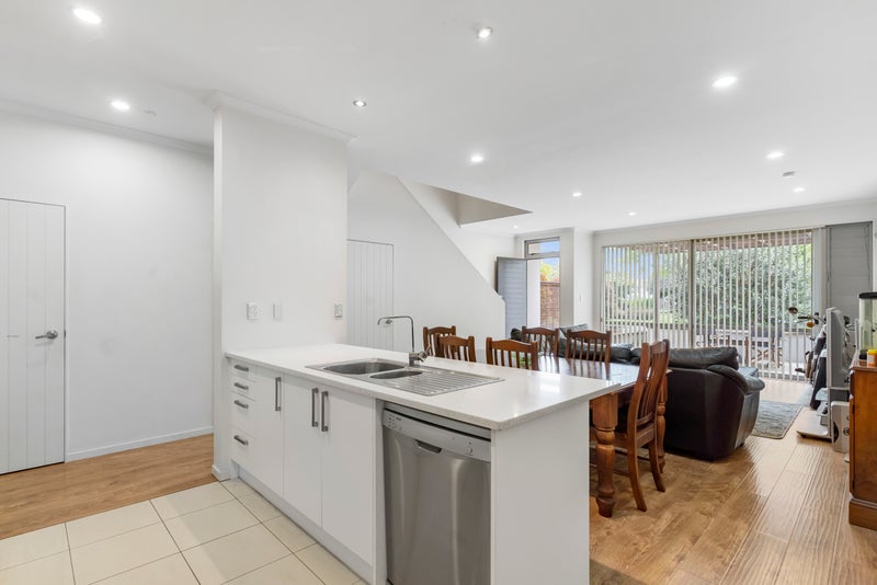 23 Kauri Drive, Takanini, Auckland - Carousel 1
