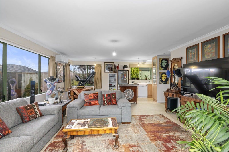 5A Massey Street, Elderslea, Upper Hutt - Carousel 1