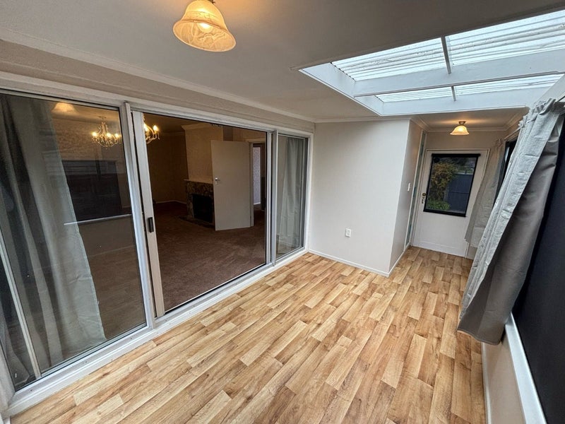 31 Heretaunga Square, Silverstream, Upper Hutt - Carousel 2