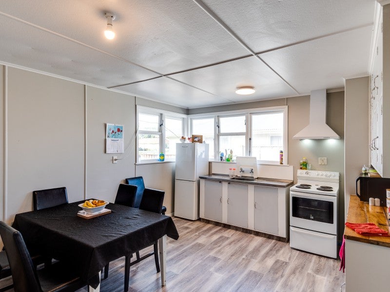 906 Kiwi Street, Camberley, Hastings - Carousel 2