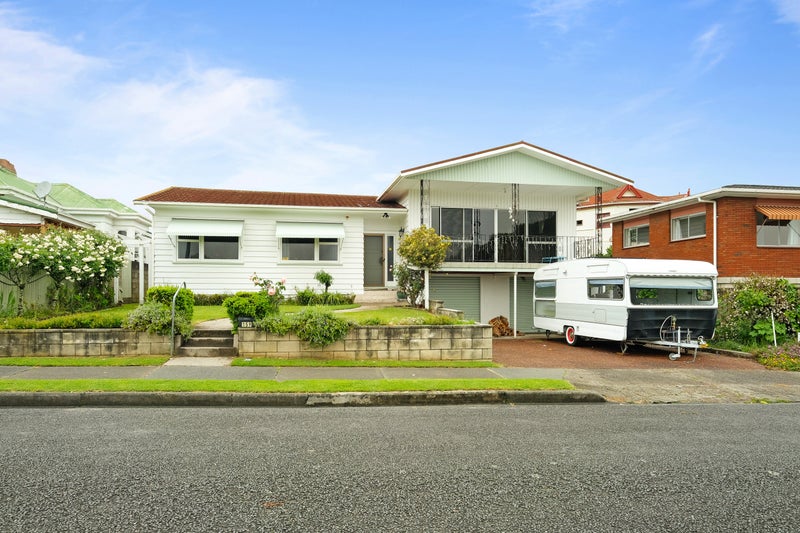 159 Esplanade, Inner Kaiti, Gisborne - Carousel 1