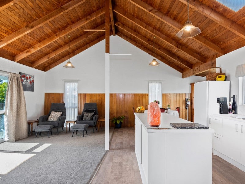 3 D'Urville Way, Welcome Bay, Tauranga - Carousel 1