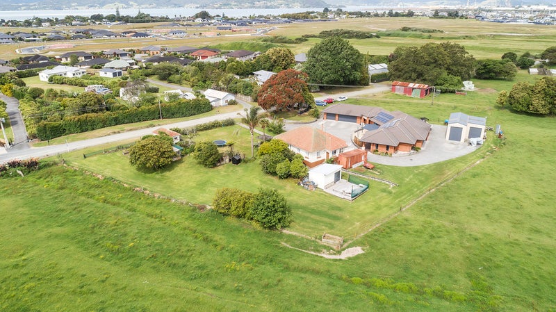 12 Pyle Road East, One Tree Point, Whangārei - Carousel 1