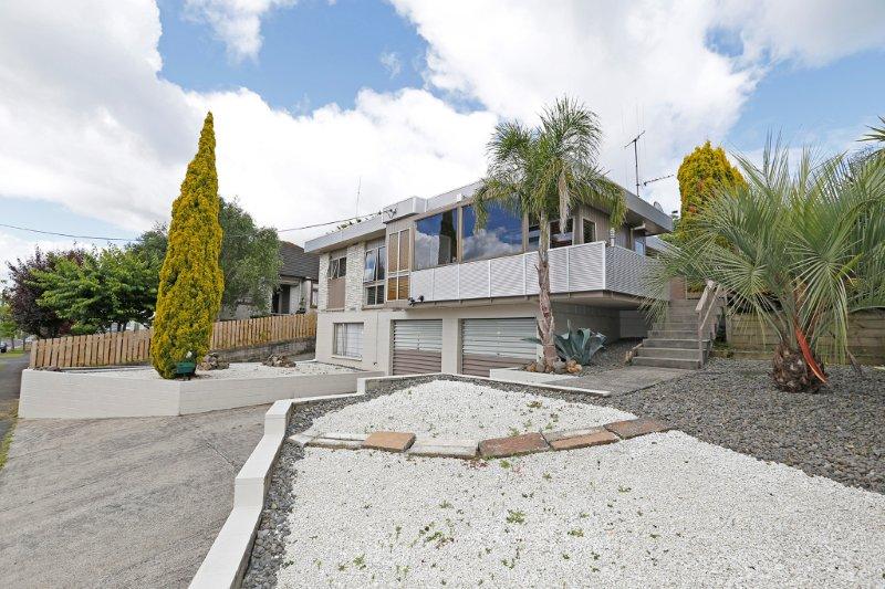 124 Maeroa Road, Maeroa, Hamilton - Carousel 1