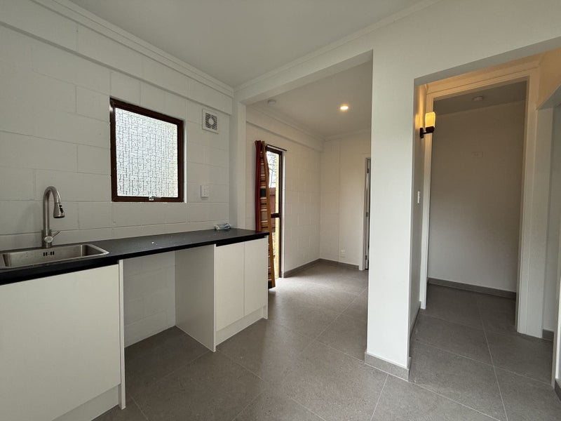 2/22 Tui Glen Road, Birkenhead, Auckland - Carousel 2