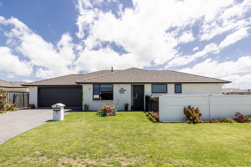 35 Waimakariri Drive, Te Awa, Napier - Carousel 1