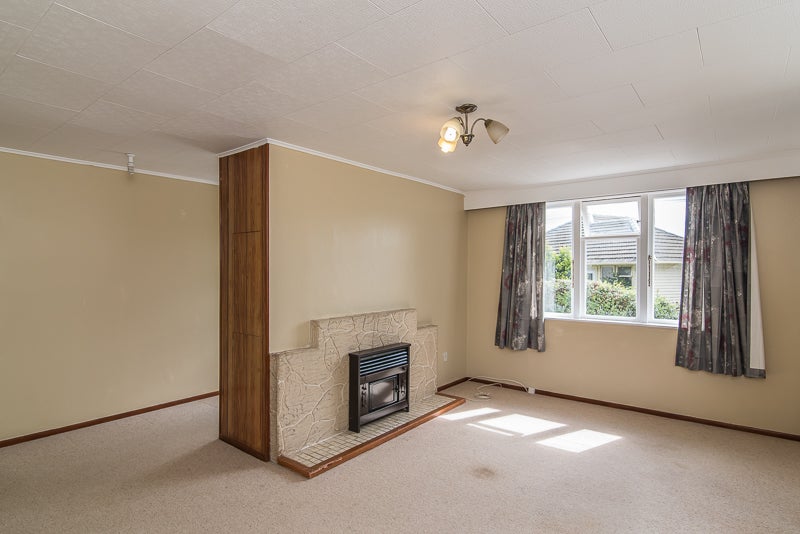 37 Dorset Grove, Cannons Creek, Porirua - Carousel 2