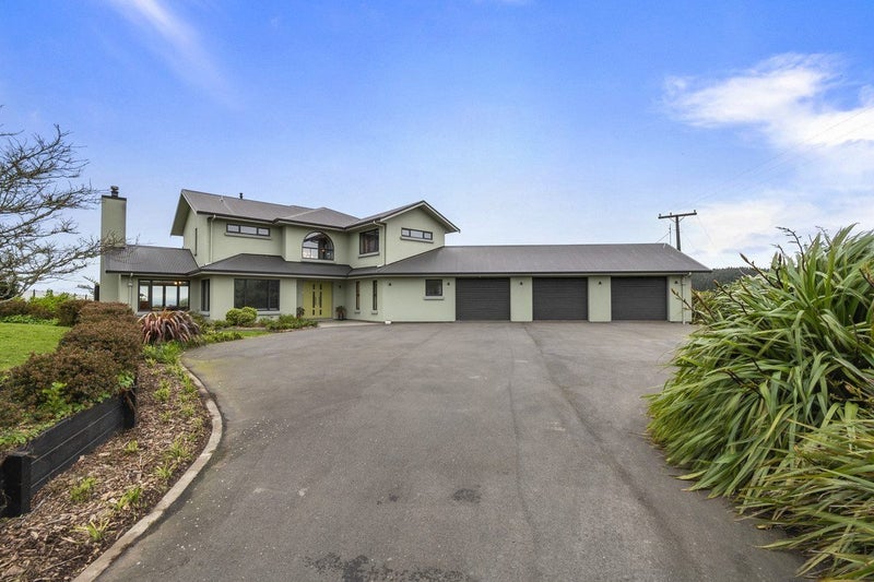 20 Pineland Drive, Turitea, Palmerston North - Carousel 1