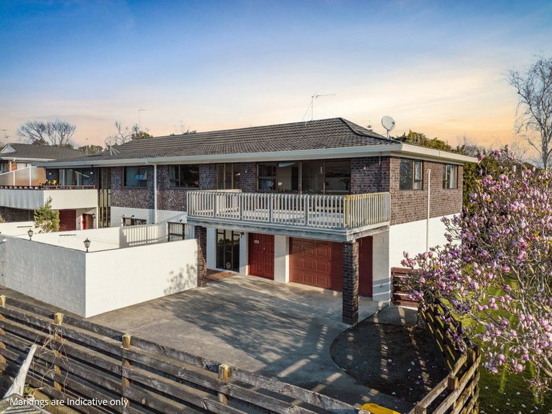 2/22 Diorella Drive, Clover Park, Auckland - Carousel 1