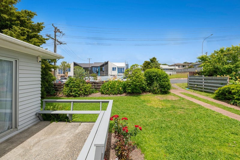 28 Red Beach Road, Red Beach, Red Beach - Carousel 21