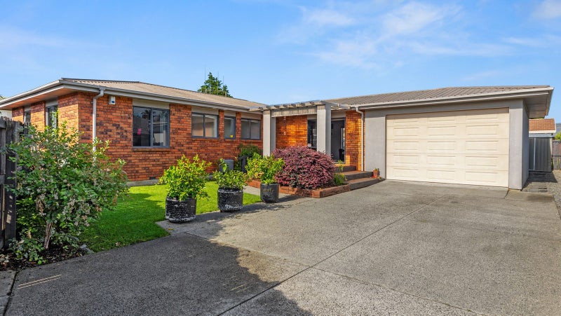 7 Braithwaite Lane, Pyes Pa, Tauranga - Carousel 1