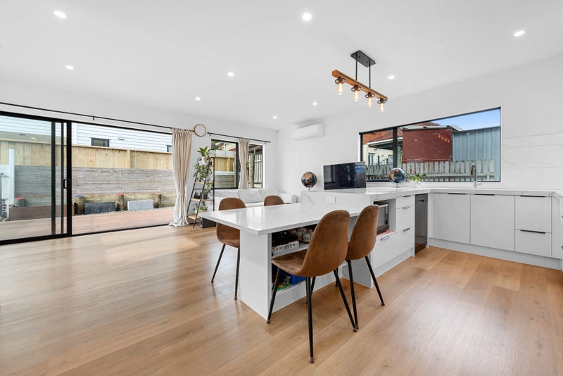 169A Methuen Road, New Windsor, Auckland - Carousel 1