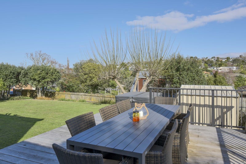 16 Donald Street, Stanmore Bay, Whangaparaoa - Carousel 2