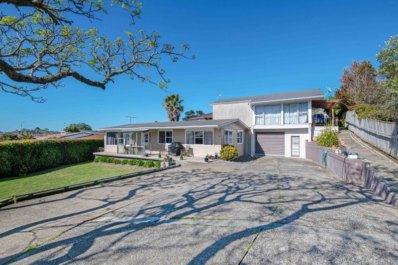 211 Hibiscus Coast Highway, Red Beach, Whangaparāoa - Carousel 1