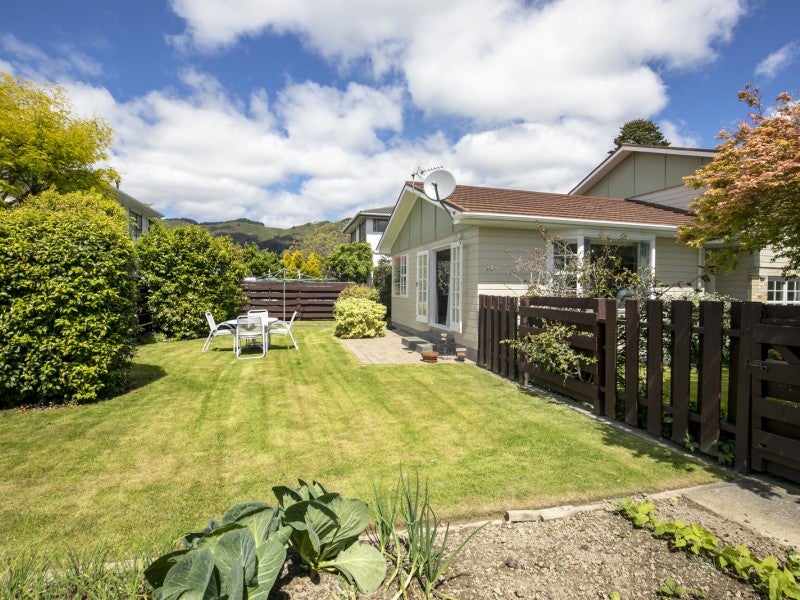 19 Waddington Drive, Naenae, Lower Hutt - Carousel 15