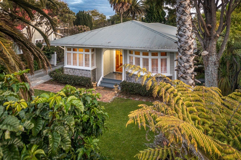 4 Fernleigh Avenue, Royal Oak, Auckland - Carousel 2