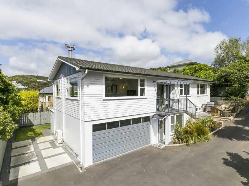 41 Cockayne Road, Khandallah, Wellington - Carousel 1