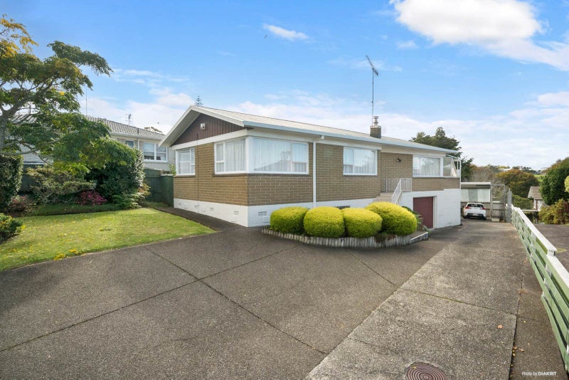 60 Bentley Avenue, Glenfield, Auckland - Carousel 1