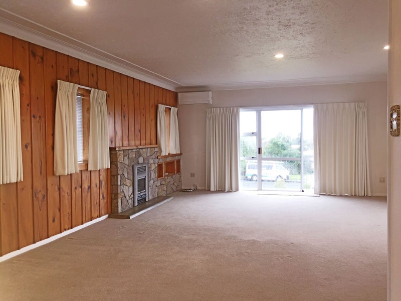 17 Kokiri Street, Te Atatu South, Auckland - Carousel 2