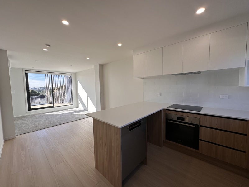 4/10 Fairclough Road, Beach Haven, Auckland - Carousel 2