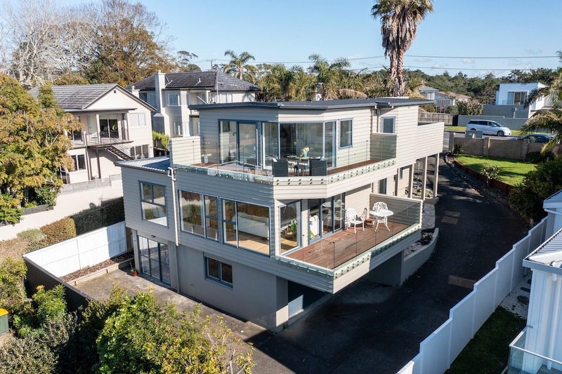 41 Aberdeen Road, Castor Bay, Auckland - Carousel 47