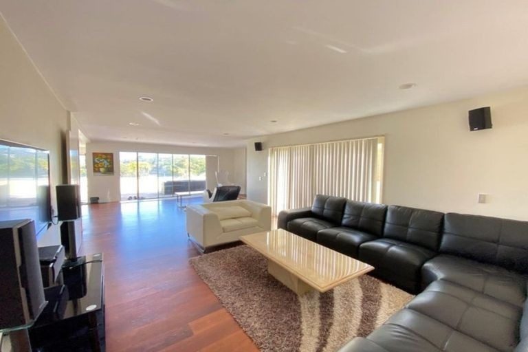 3 Churchill Road, Murrays Bay, Auckland - Carousel 15