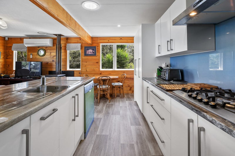 10 Valder Place, Waiomu, Thames - Carousel 2