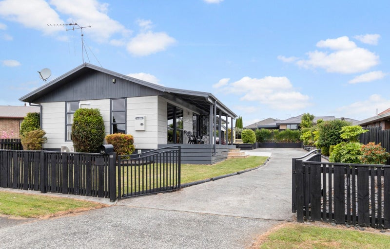 85 Amanda Avenue, Dinsdale, Hamilton - Carousel 1