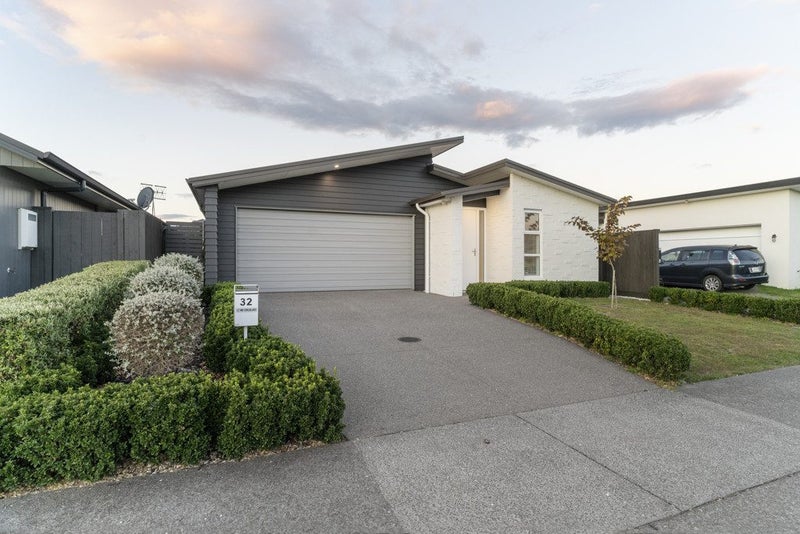 32 Awatira Drive, Papamoa Beach, Papamoa - Carousel 1