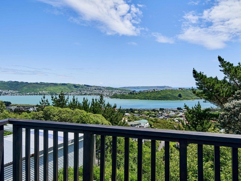 112 Conclusion Street, Ascot Park, Porirua - Carousel 1