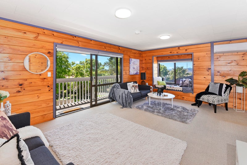 1/5 Lyell Court, Clover Park, Auckland - Carousel 2