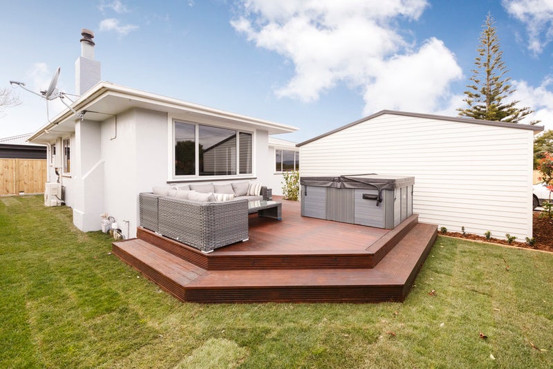 24 Roberts Line, Kelvin Grove, Palmerston North - Carousel 1