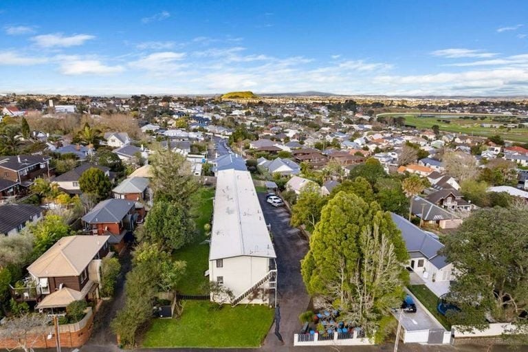 10/30 Ascot Avenue, Remuera, Auckland - Carousel 1