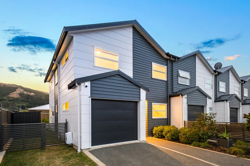 12 Torea Place, Kenepuru, Porirua - Carousel 1