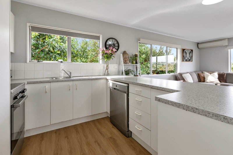 31 Ridgeway Drive, Kamo, Whangarei - Carousel 2