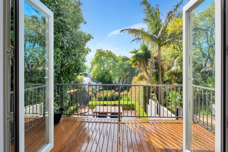11D Cathedral Place, Parnell, Auckland - Carousel 1