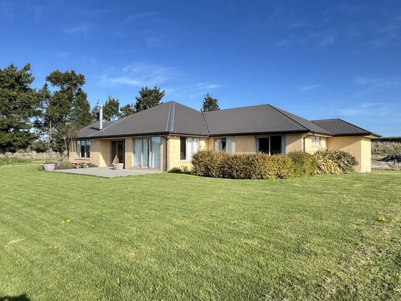 12 Tresillian Drive, Christchurch - Carousel 1