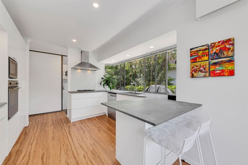 5 Liston Crescent, Cockle Bay, Auckland - Carousel 1