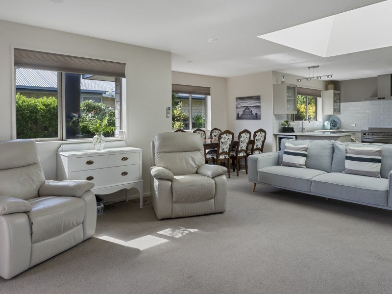 18 Admiralty Place, Waikawa, Picton - Carousel 2