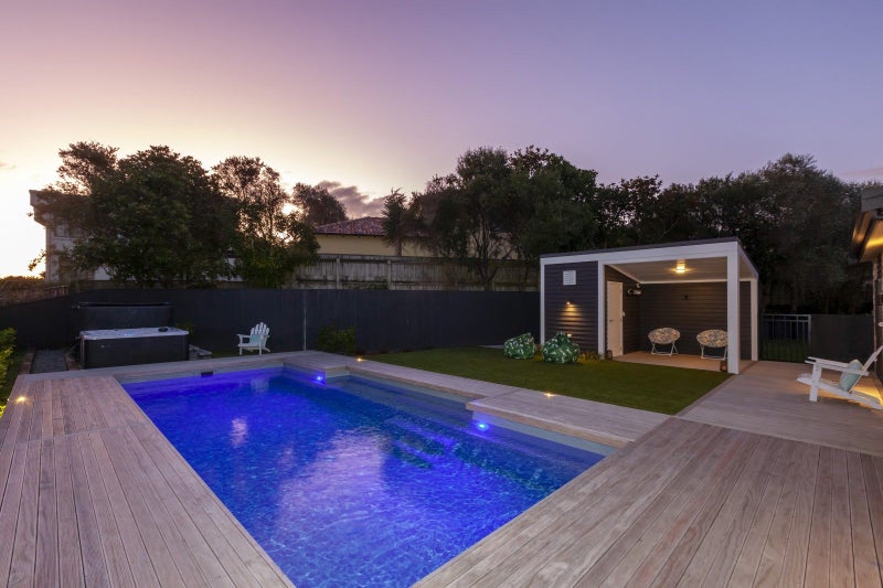 63 The Drive, Paraparaumu Beach, Paraparaumu - Carousel 1