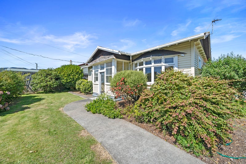 6 Burnham Street, Petone, Lower Hutt - Carousel 1