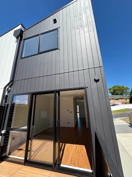 3/65 Stottholm Road, Titirangi, Auckland - Carousel 13