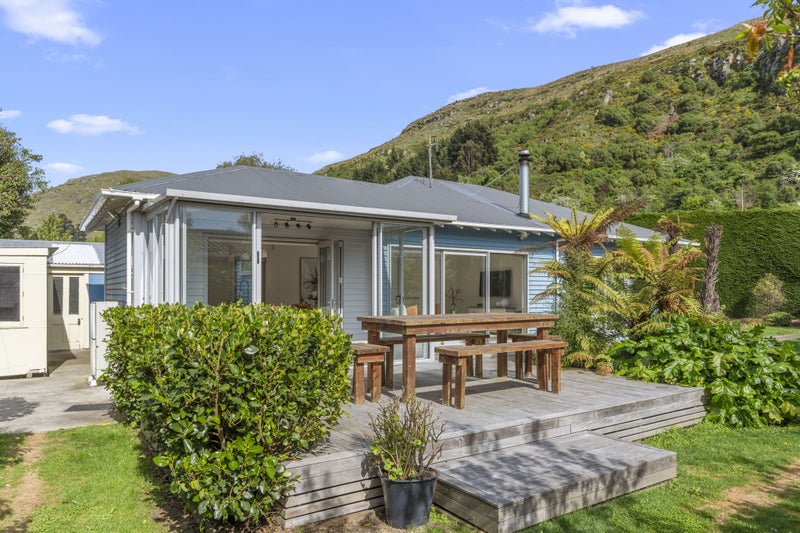 125 Wakefield Avenue, Sumner, Christchurch - Carousel 1
